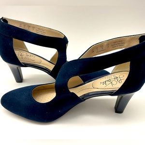 Life Stride Navy Suede Heels